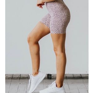 Astoria LUXE IGNITE tan spectacle shorts. Size medium.